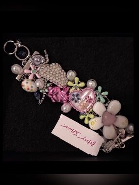 BETSEY JOHNSON Hop to It Easter Retro Spring Revival Charm Heart Bracelet NWT